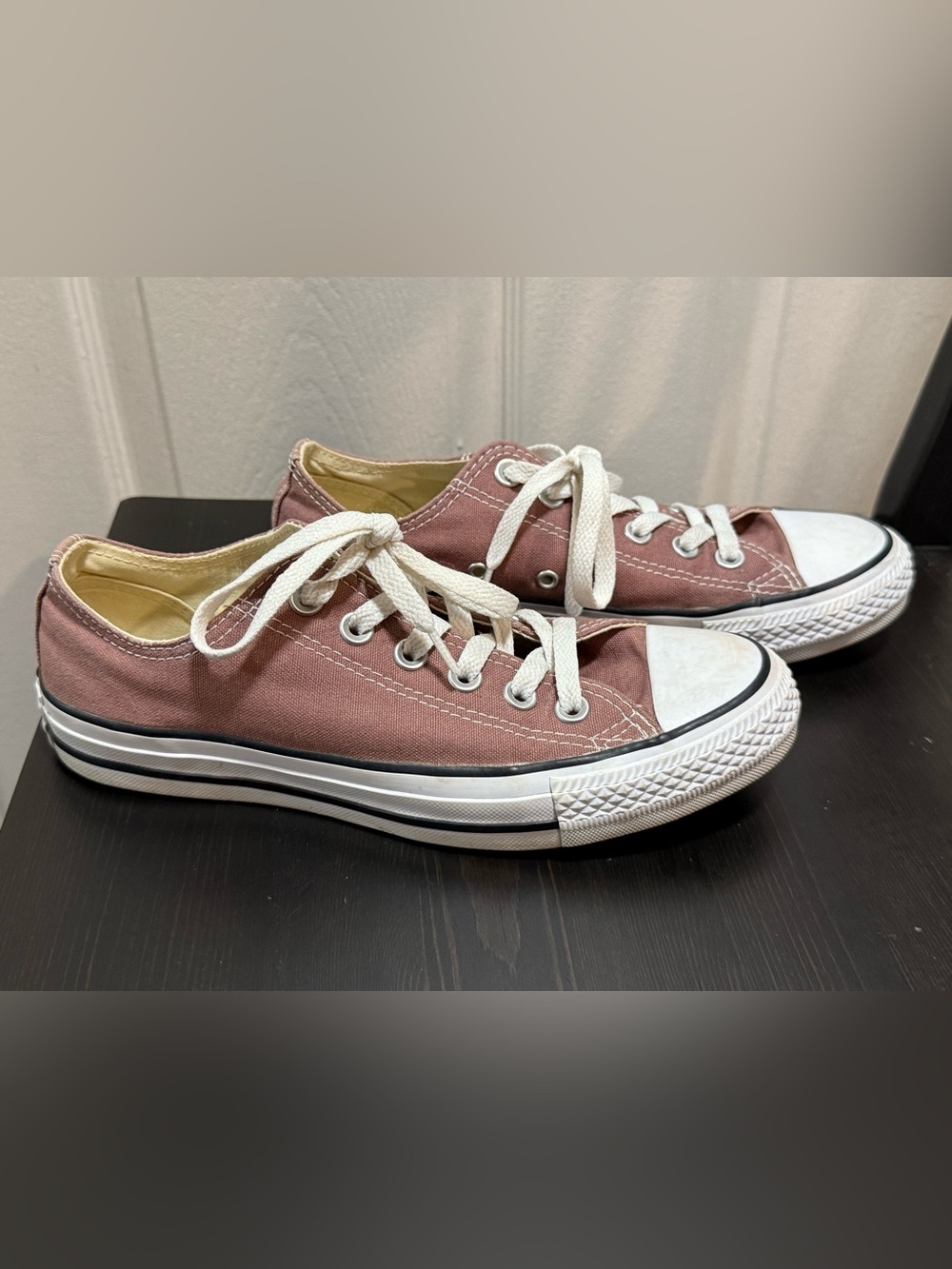 Converse Chuck Taylor Low Top Sneakers - Dusty Rose size 7 women’s - Picture 2 of 5